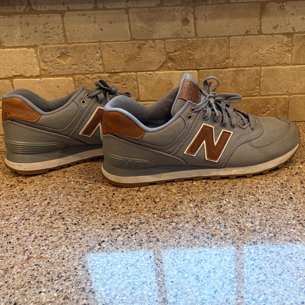 New Balance Men's Sneakers in Gray and Tan